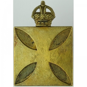 royal-army-chaplains-department-christian-square-type---solid-kings-crown-gilt-officers-metal-cap-badge